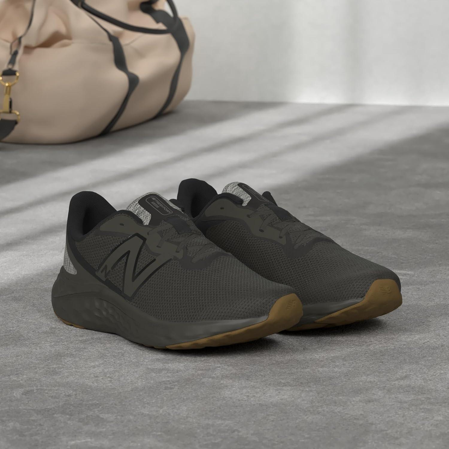 imageNew Balance Mens Fresh Foam Arishi V4Running ShoeBlacktopGum